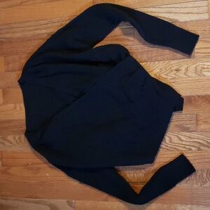 WOMENS BLACK SWEATER SIZE SMALL